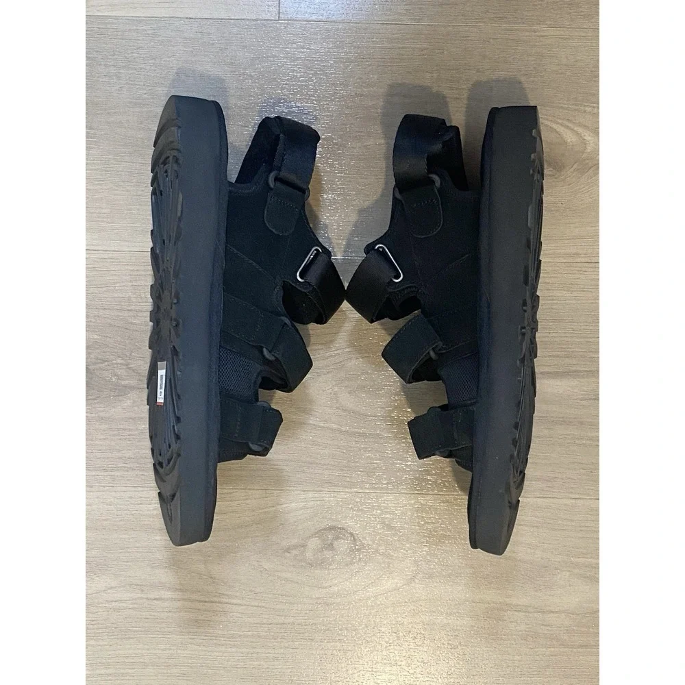 UGG new without